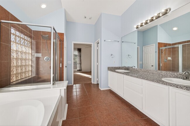 Building Photo - 4922 Beechknoll Ln