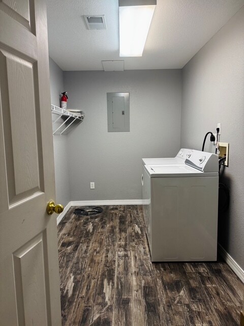 Building Photo - 420 N Parkside Dr