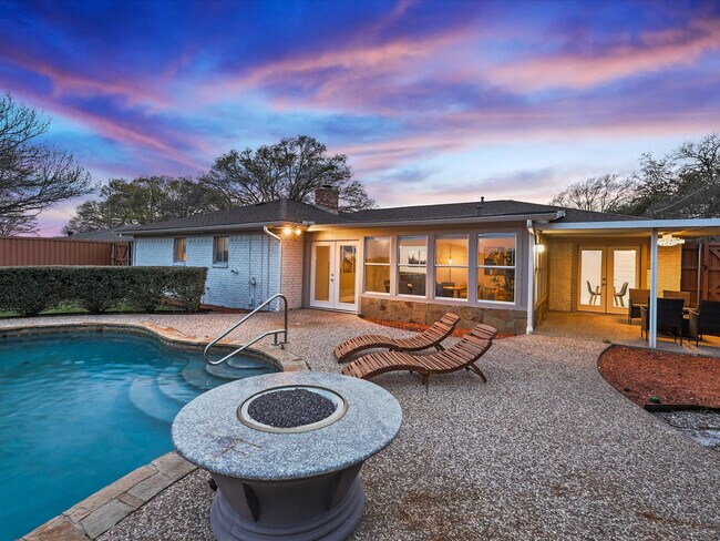Building Photo - 1008 Ridgefield Dr