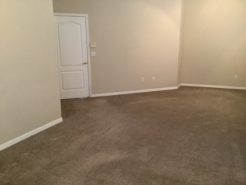 Building Photo - 1509 Austin Ln