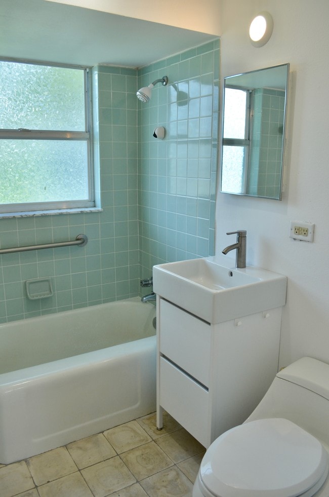 Building Photo - 1274 36th St