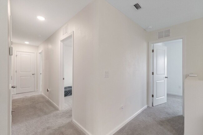 Building Photo - 35524 Eastbrook Ave