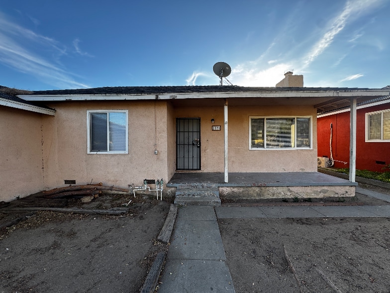 Building Photo - 1571 Sheridan Rd