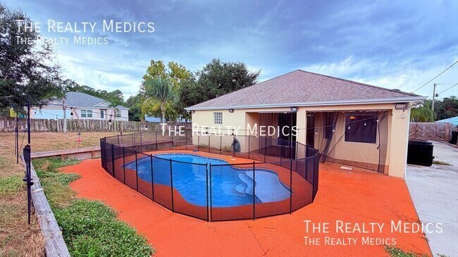 Building Photo - 795 Alcazar Ave