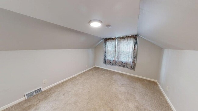 Building Photo - 97 Linton St