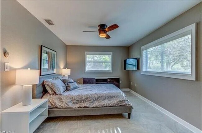 Building Photo - Country Living Pool Home! 3 bed 2 bath, pr...