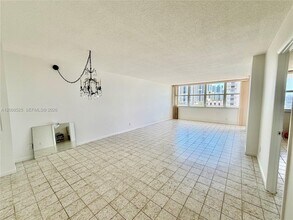 Building Photo - 1410 S Ocean Dr