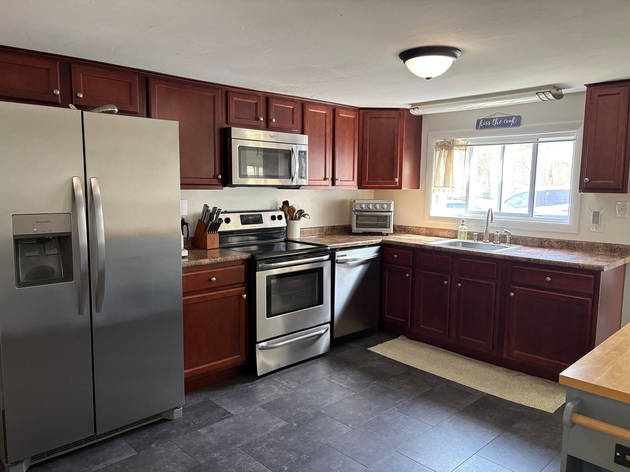 Building Photo - 8 Carter Rd