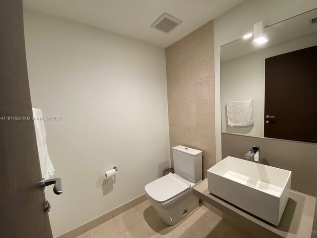 Building Photo - 1000 Brickell Ave