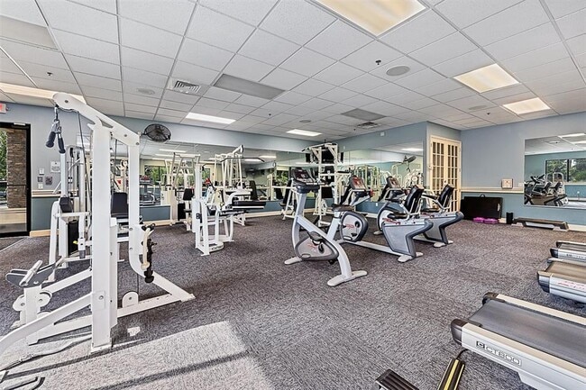 Building Photo - 819 Fairwaycove Ln