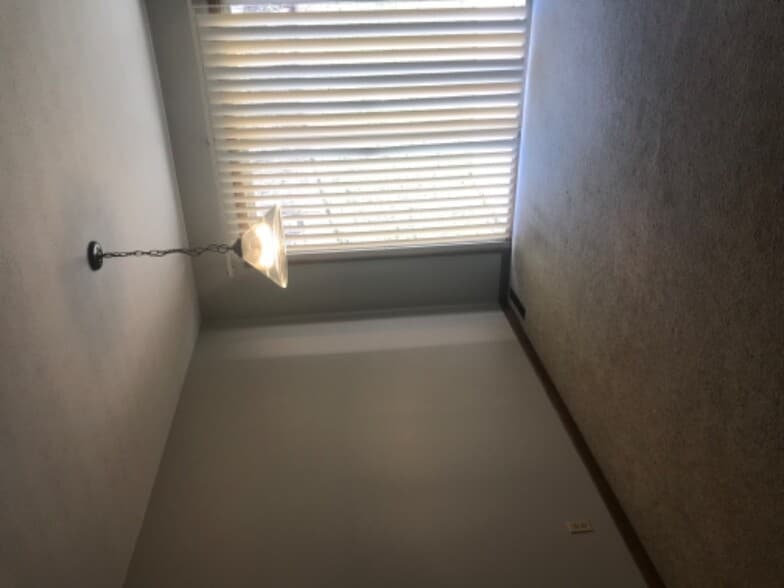 Building Photo - 801 Sky Blue Dr