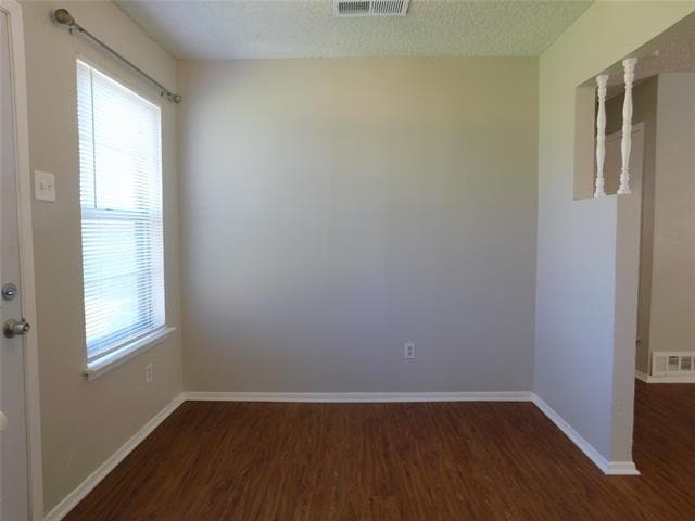 Building Photo - 1705 White Oak Ct