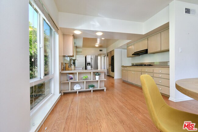 Building Photo - 6133 Maryland Dr