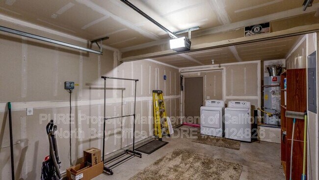 Building Photo - 2024 Northfield Dr