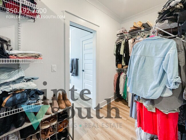 Building Photo - 13805 Red Drum Ct