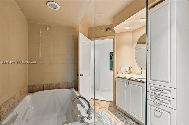 Building Photo - 20185 E Country Club Dr