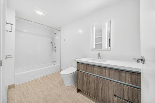 Building Photo - 1500 Rycroft St