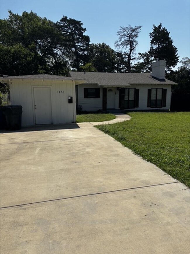 Building Photo - 1272 Cedar Haven Ave