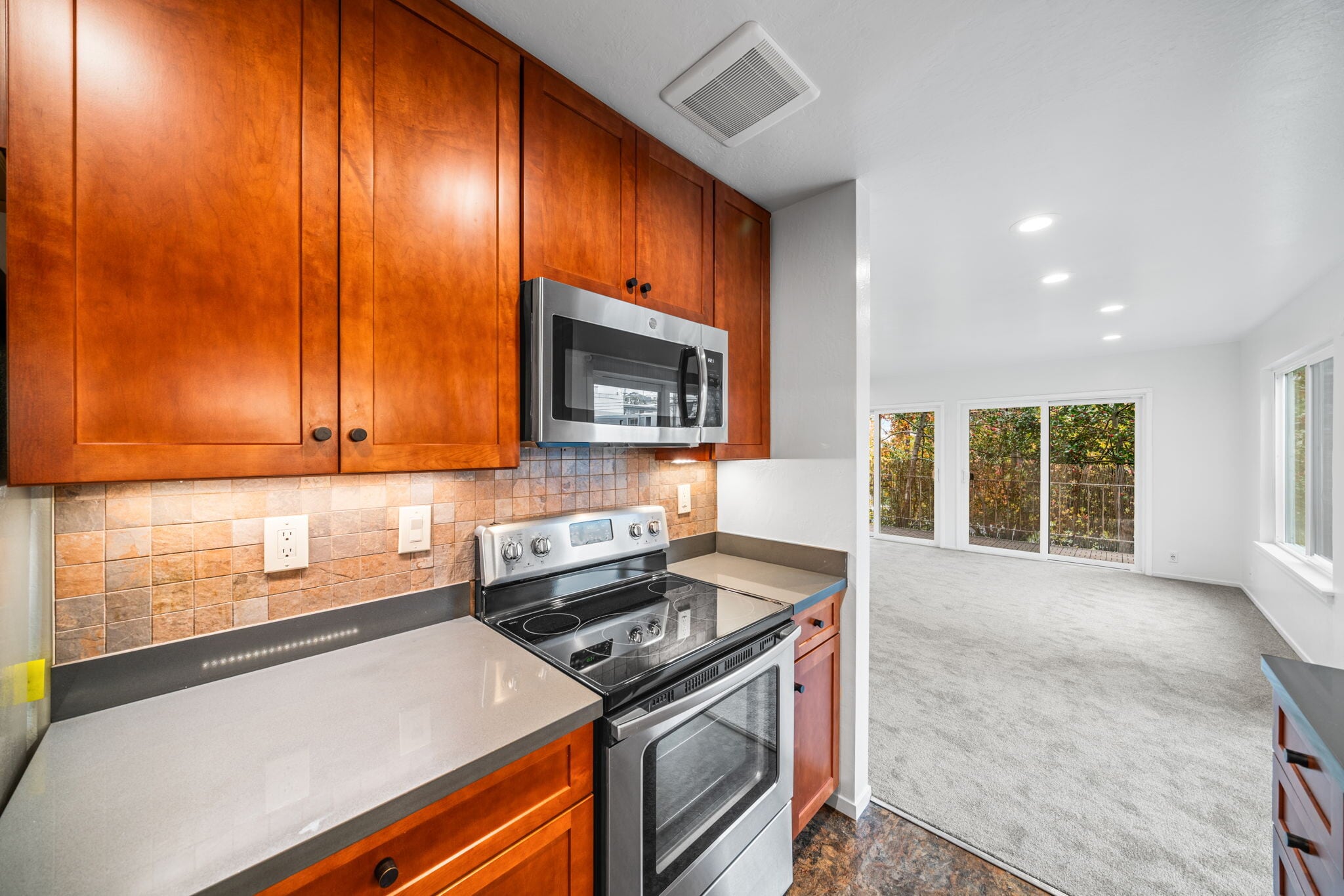 Building Photo - 695 Mariposa Ave