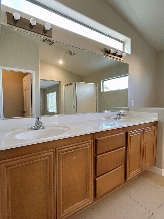 Building Photo - 6084 Villa Trieste Ct