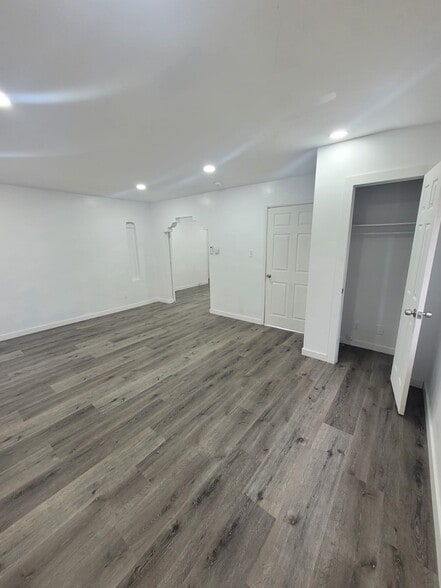 Building Photo - 4620 Tweedy Blvd