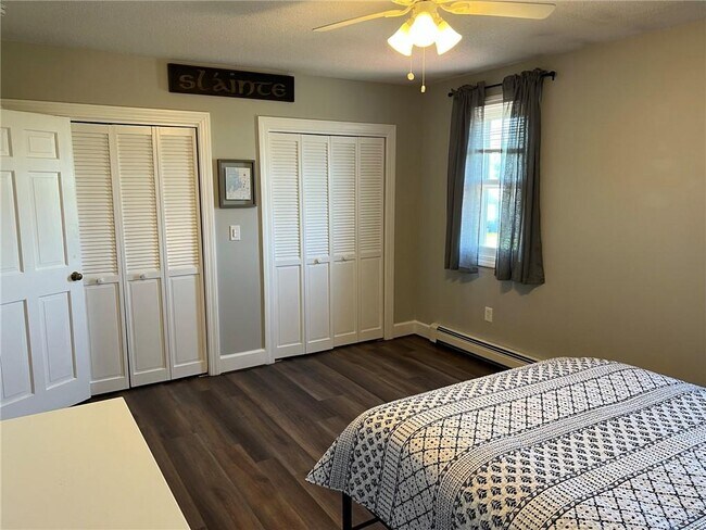 Building Photo - 223 Oliphant Ln