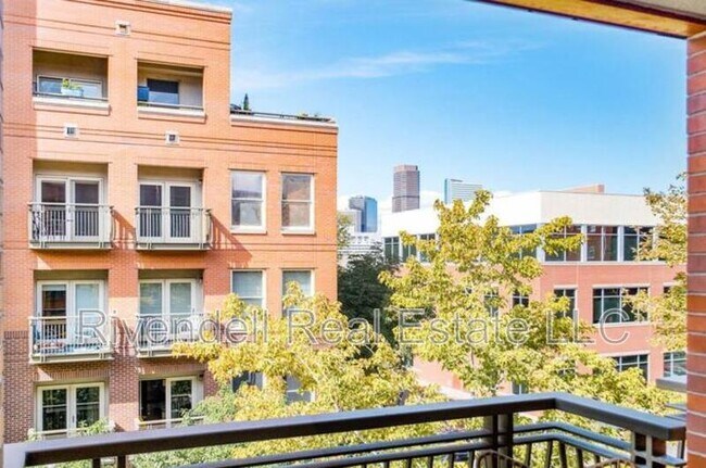 Building Photo - 1631 Emerson St