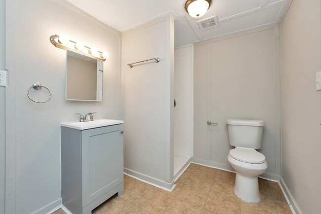 Building Photo - Newly Renovated Beauty in Pinson!