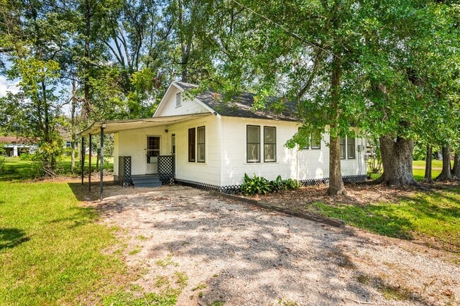 Building Photo - Charming 2 Bedroom 1 Bath In Boyce!