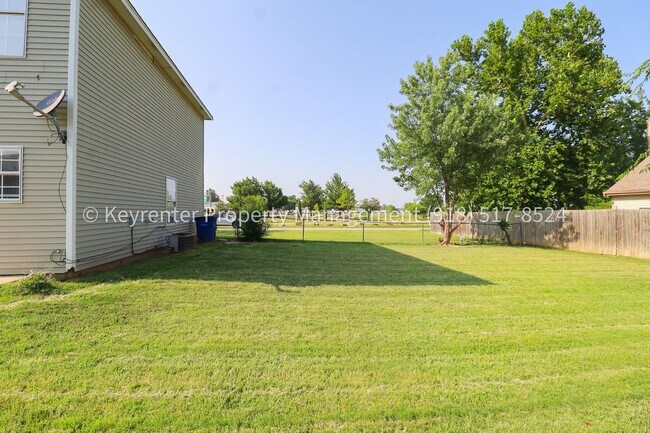 Building Photo - 3 Bed | 1.5 Bath in Central Tulsa! ***Accepts Vouchers***