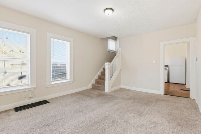 Building Photo - 498-500 N Champion Ave