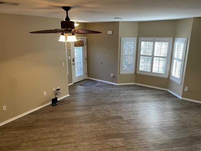 Building Photo - 1322 Treasure Cove