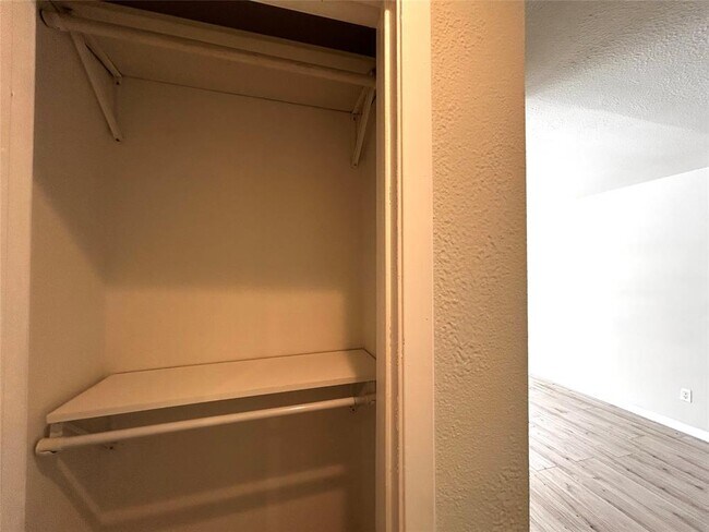 Building Photo - 1005 W Martin Luther King Jr Blvd