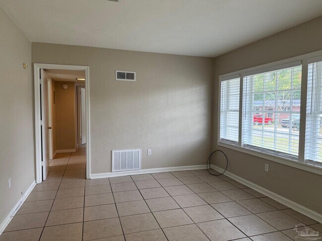 Building Photo - 5398 Park Ln