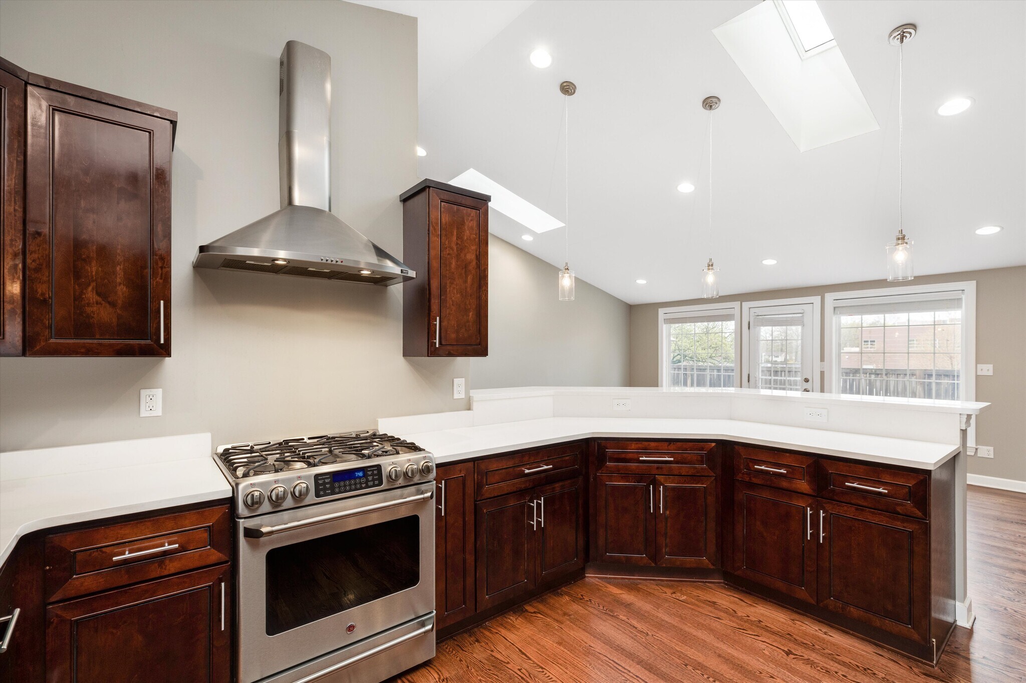 Building Photo - 854 Brooklawn Dr