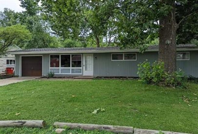 Building Photo - 714 Breen Dr