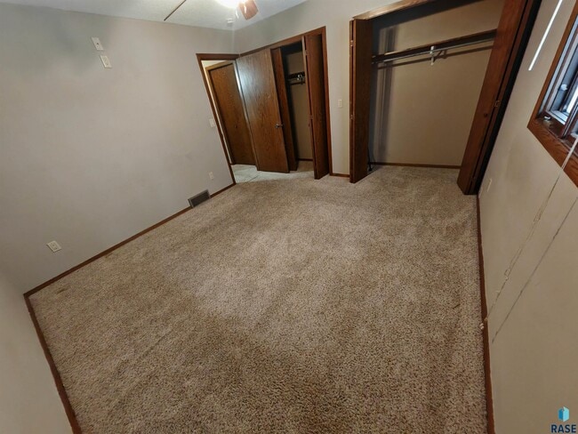 Building Photo - 4108 S Teakwood Ave