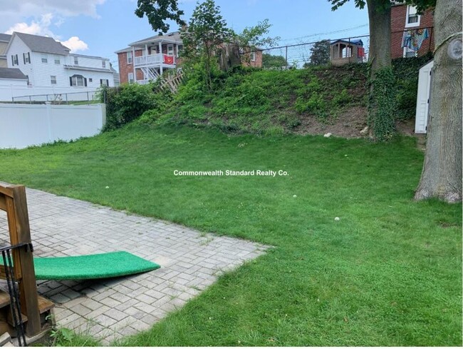 Building Photo - 3 bedroom in Waltham MA 02453