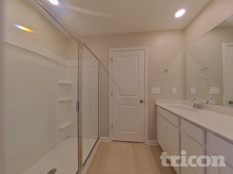 Building Photo - 1918 Landrow Ln