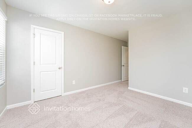 Building Photo - 2105 Boxwood Cir