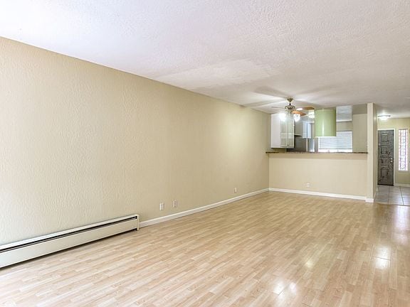 Building Photo - "Charming 2-Bed, 2-Bath Menlo Park Retreat...