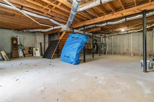 Building Photo - 2119 Tudor Castle Way