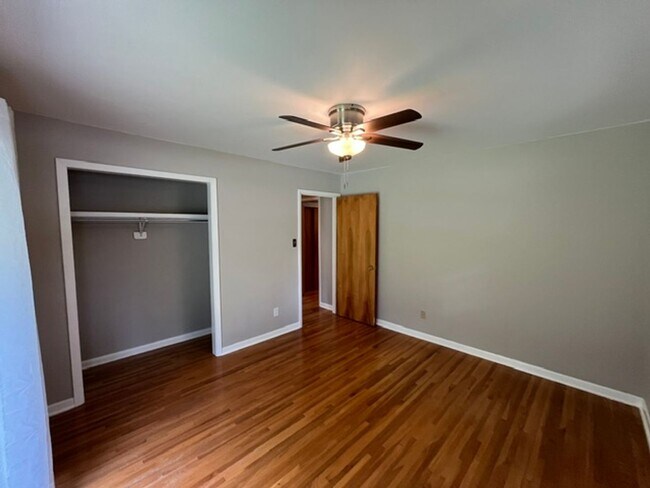 Building Photo - Very Nice 3 Bedroom 2 Bathroom House near the University of Arkansas Little Rock