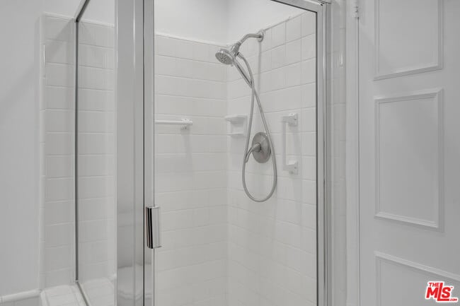 Building Photo - 432 N Palm Dr