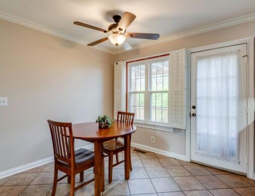 Building Photo - 176 London Ln