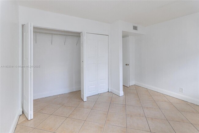 Building Photo - 4415 Treehouse Ln