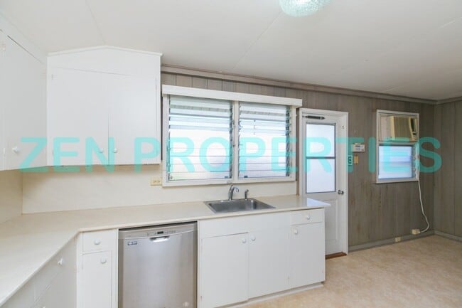 Building Photo - a 3 bdrm, 1 bath home for rent in Niu Valley