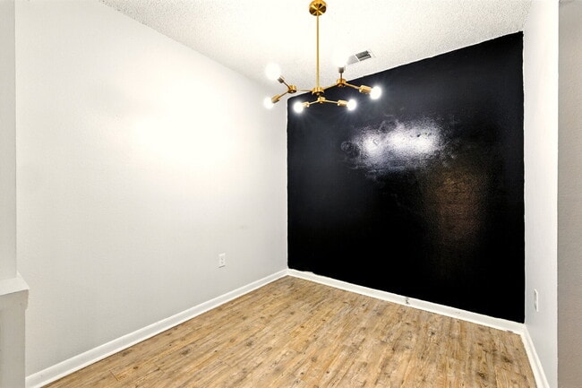 Building Photo - Welcome to Your New Home in the Heart of Denver!