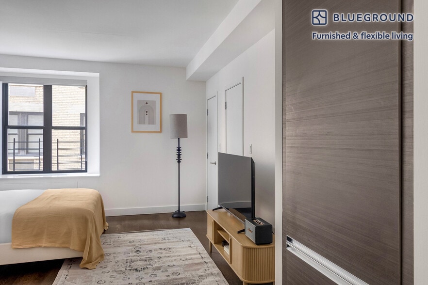 Building Photo - 666 West End Ave