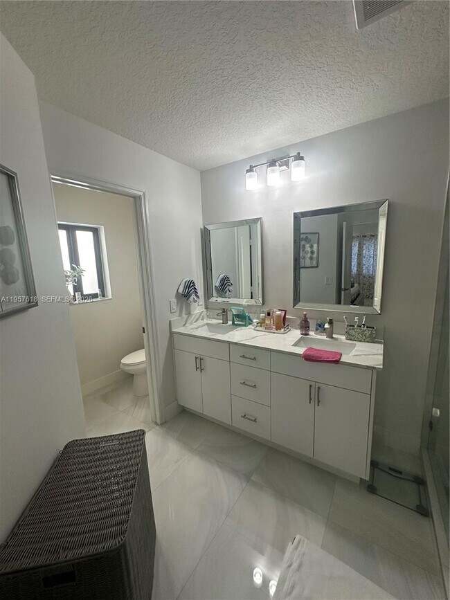 Building Photo - 21102 SW 92nd Ct